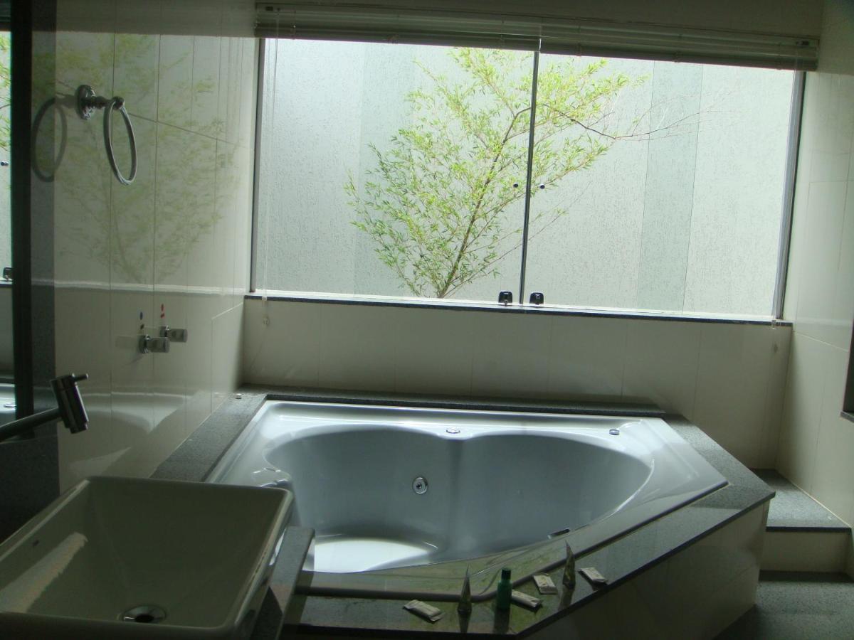 Suite Spa Bath,1667448902:JPEG