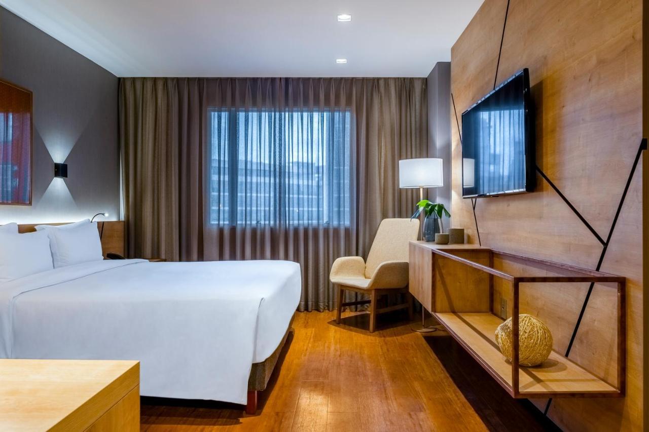 Premium Executive Room Queen Bed,1022394610:JPEG