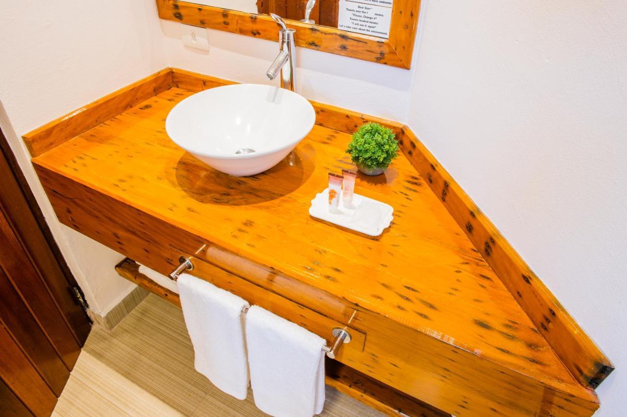 Quarto Deluxe com Cama de Casal ou 2 de Solteiro e Banheira de Hidromassagem