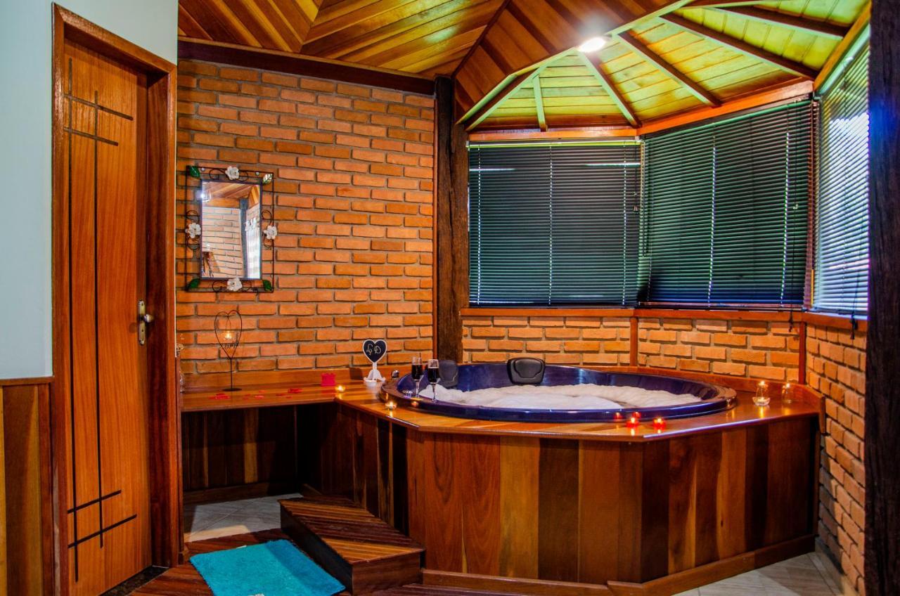 Quarto Duplo com Banheira de Hidromassagem