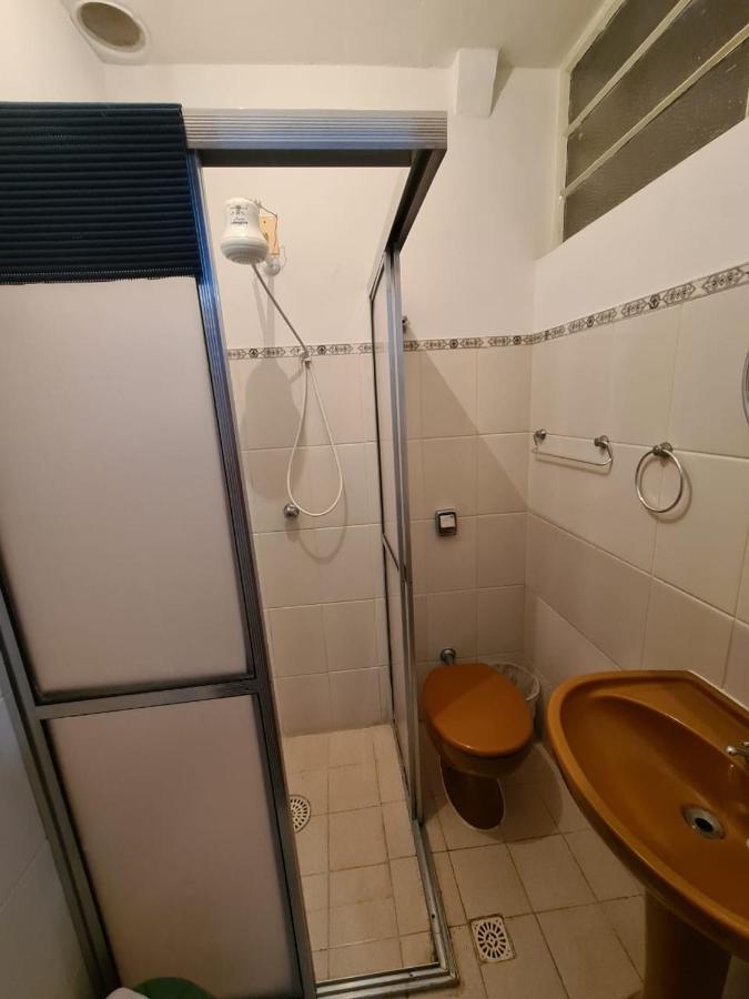 Quarto Individual Econômico