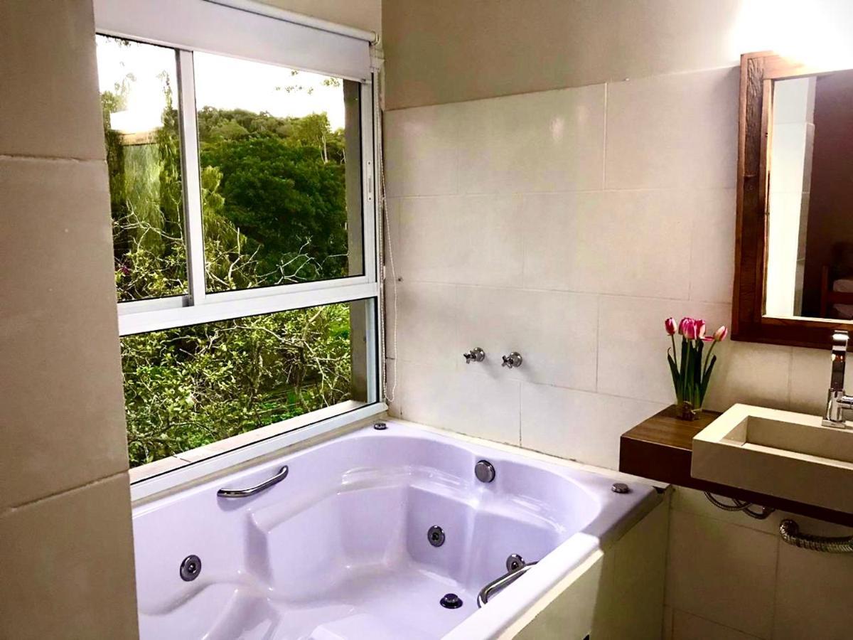 Suite Spa Bath,1070415103:JPEG
