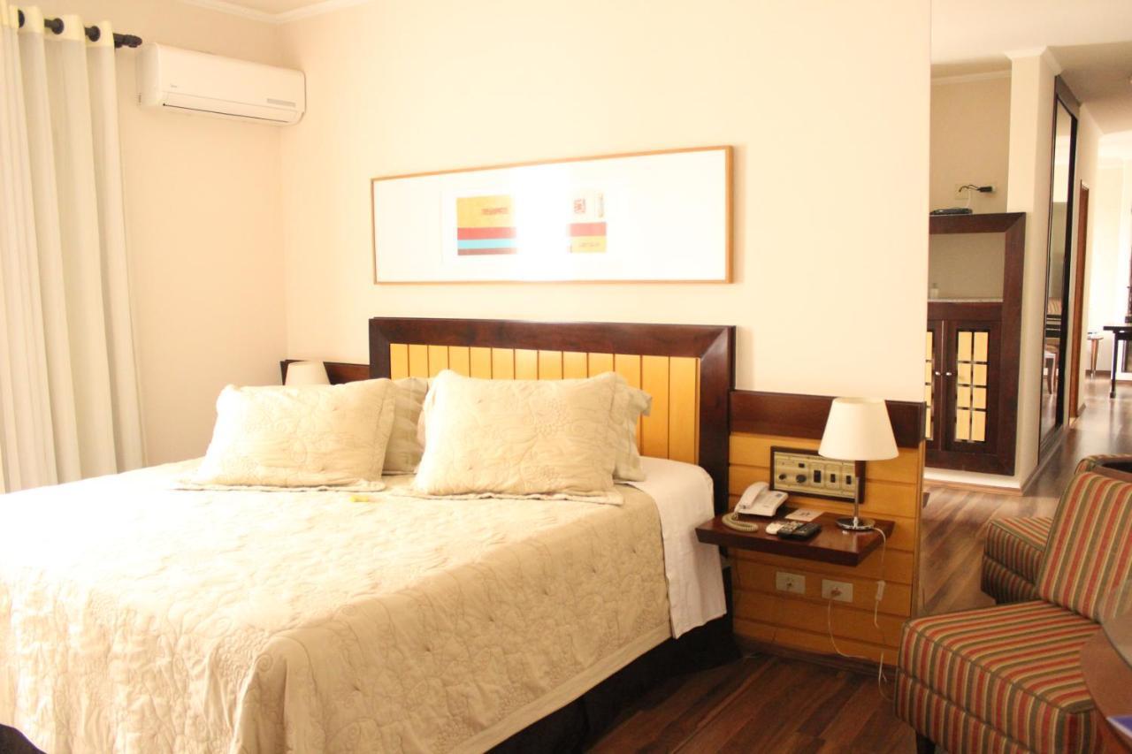 Deluxe King Suite,1081930948:JPEG