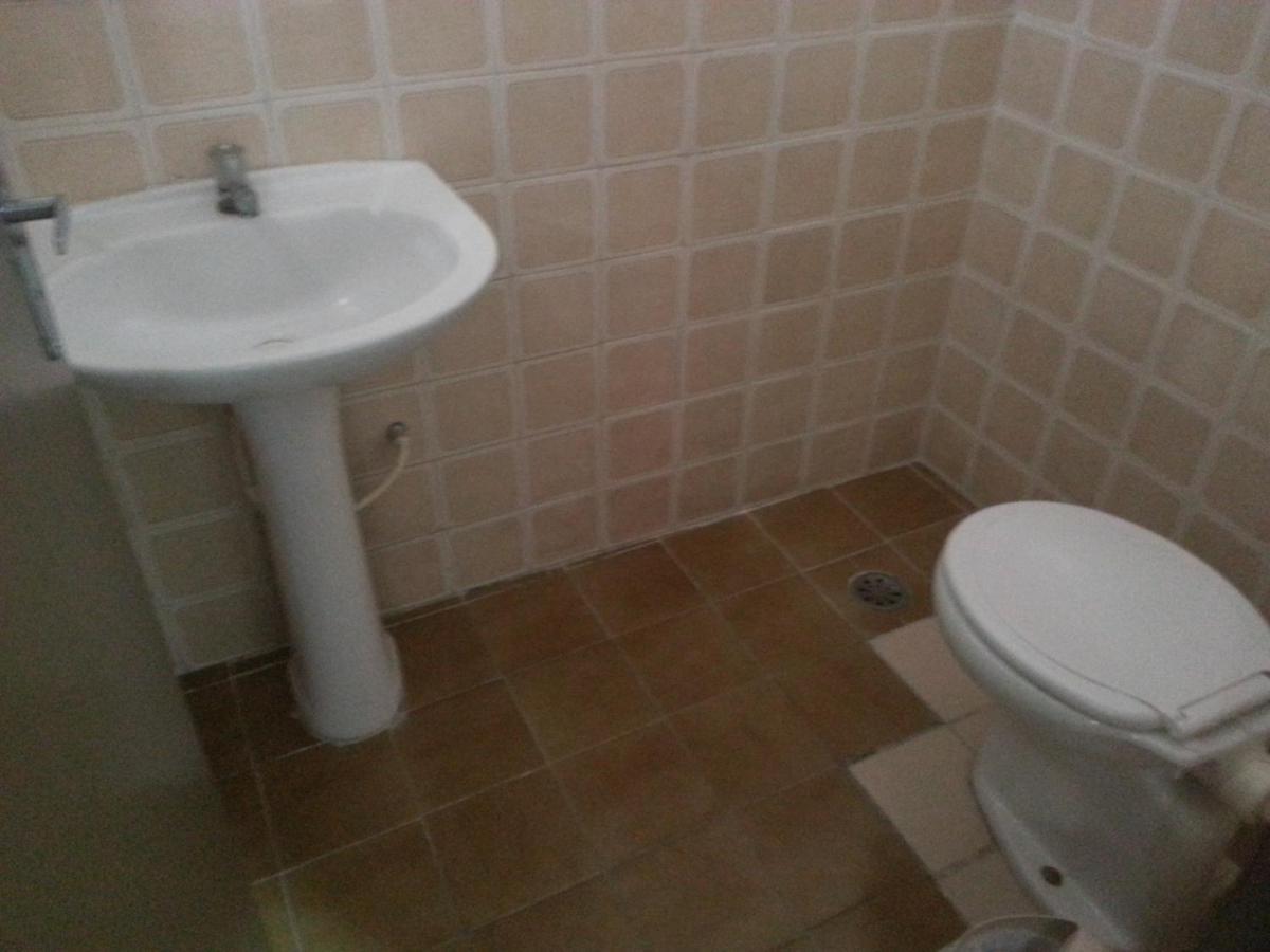 Quarto Triplo com Banheiro