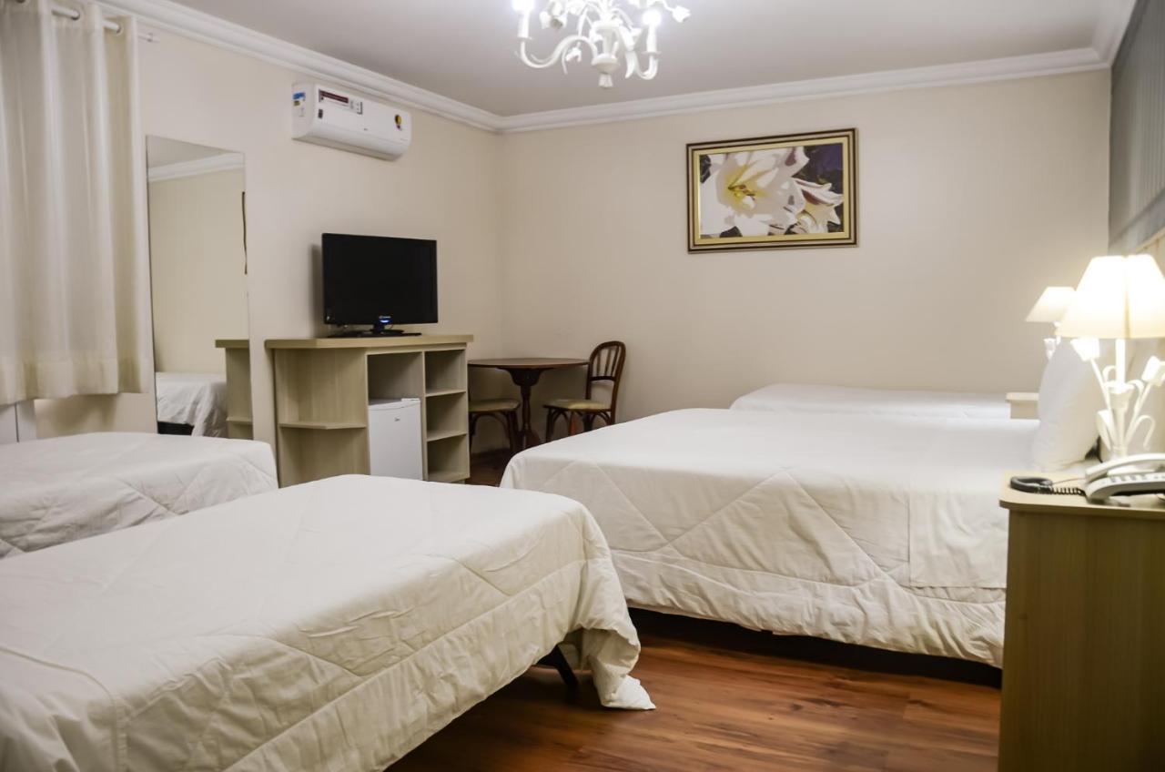 Quintuple Room