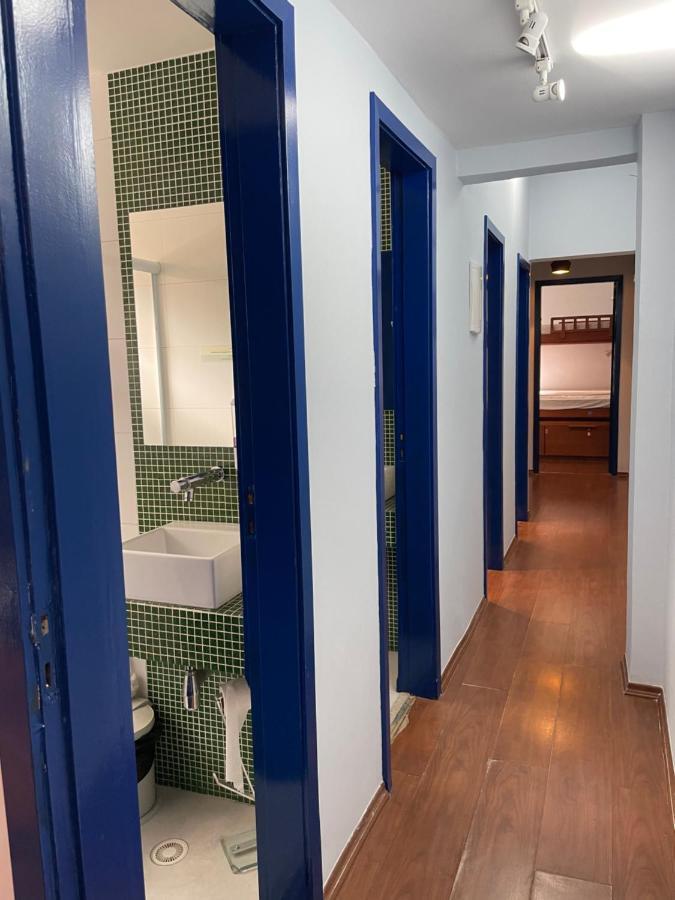 Cama em Dormitório Misto com 12 Camas