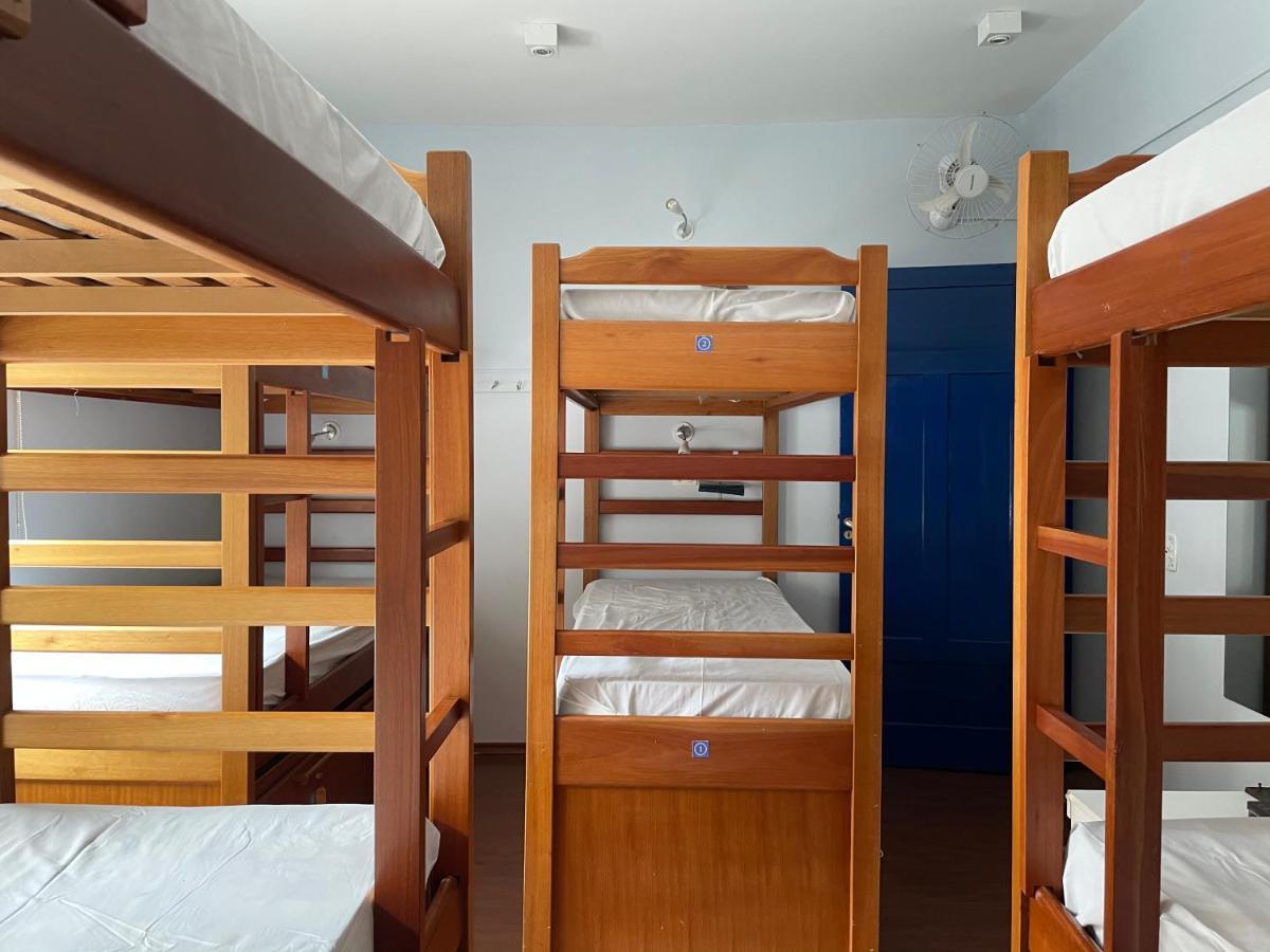 Cama Individual em Dormitório Feminino
