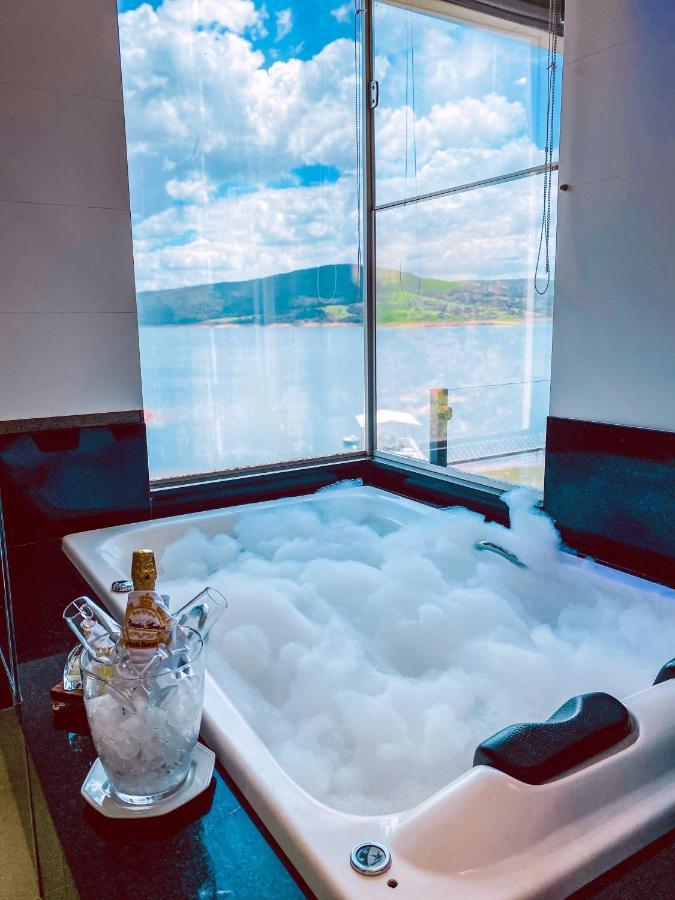 King Suite Spa Bath,1323428527:JPEG