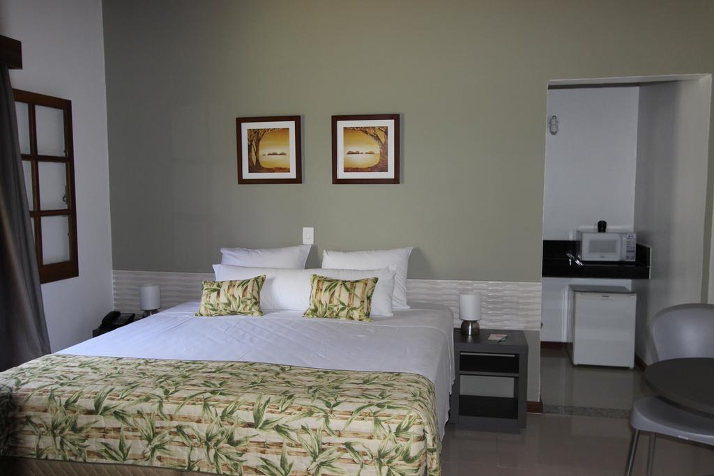 Quarto Família (4 adultos + 1 criança)