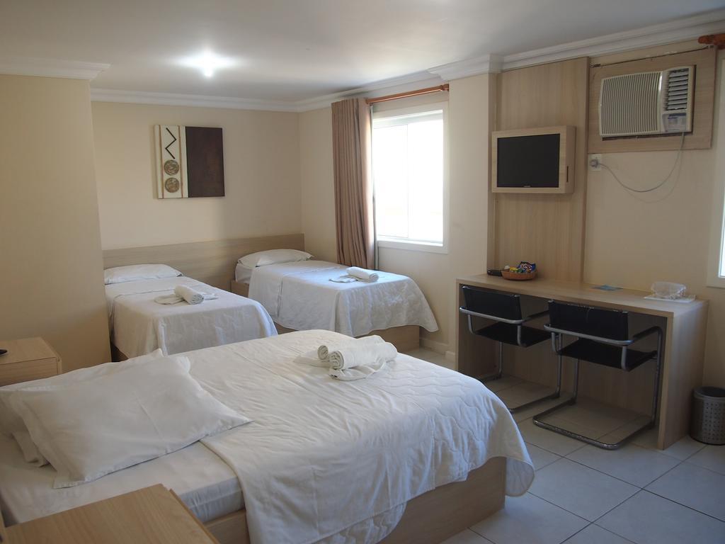 Family Room,115664732:JPEG