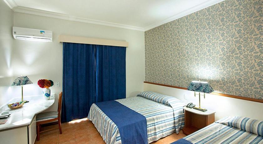 Quarto Duplo com Varanda 2 Camas de Solteiro,1774493024:JPEG