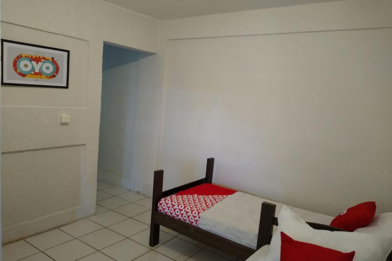 Quintuple Room (5 single beds)
