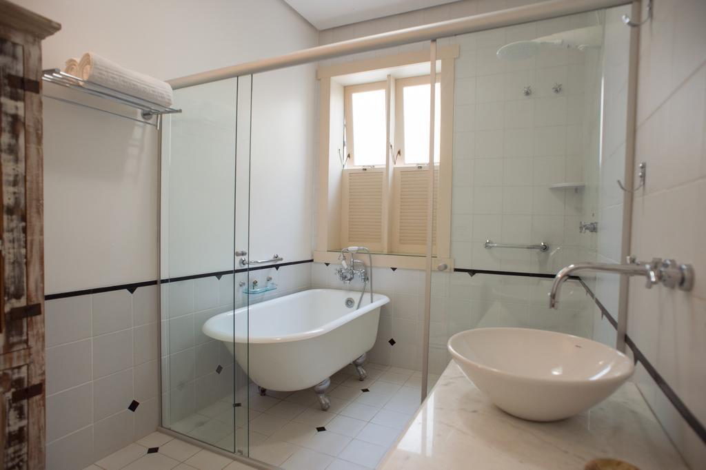 Luxury Suite Bath,119853081:JPEG