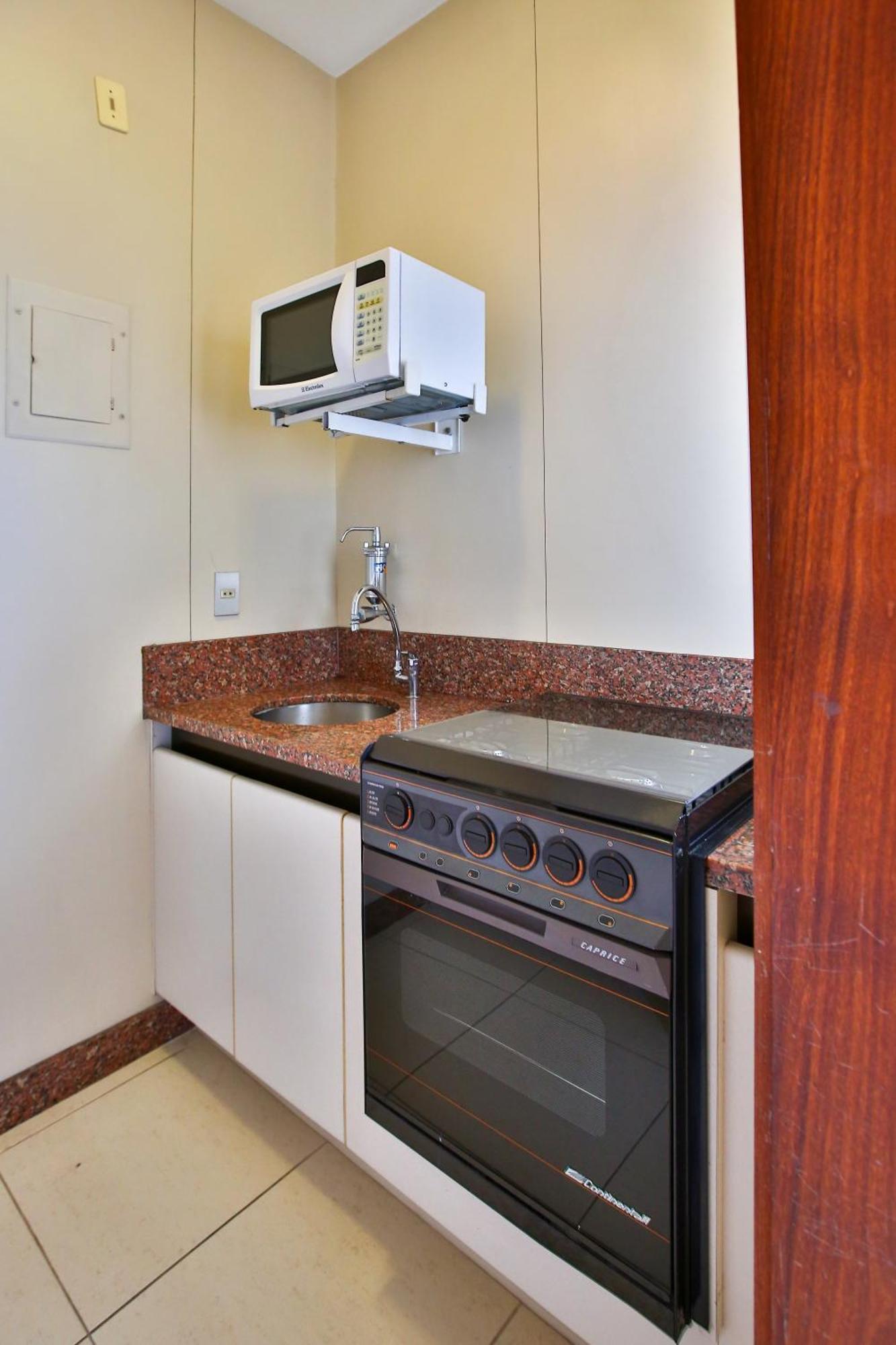 Deluxe Queen Suite