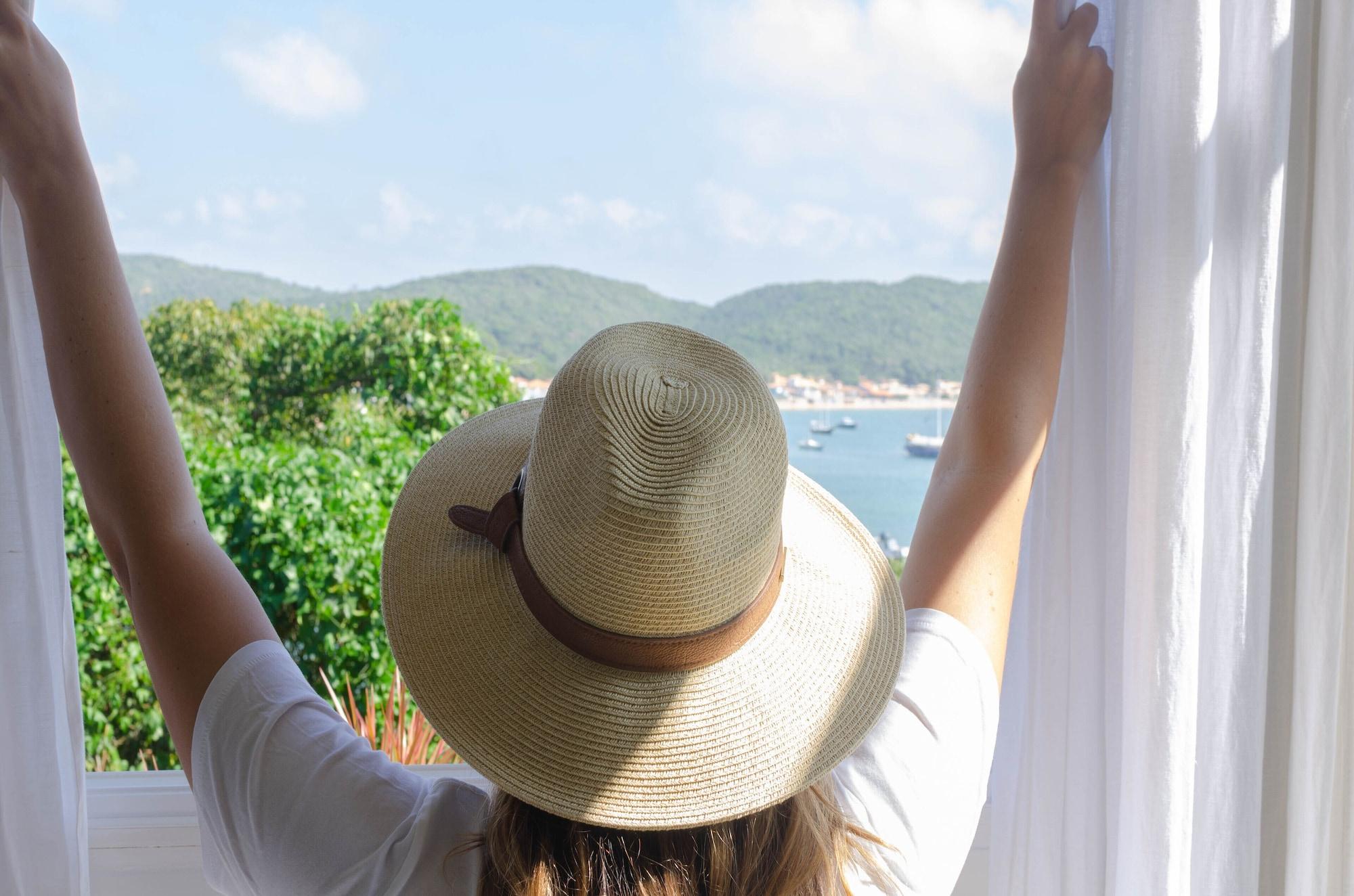 Loft Suite with bathtub and sea view