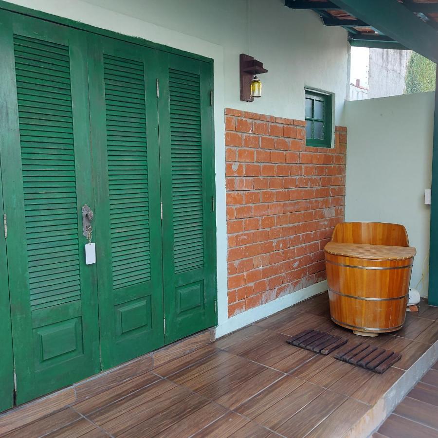 Bungalow Patio