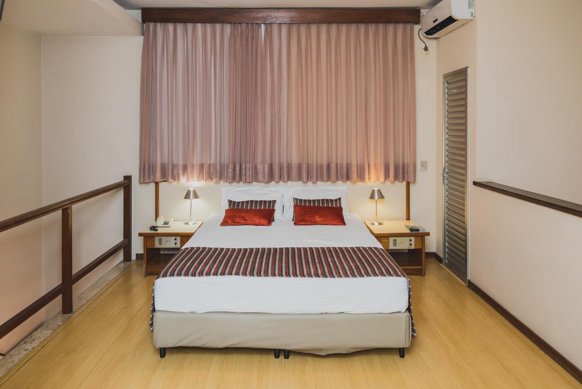 Deluxe Queen Suite