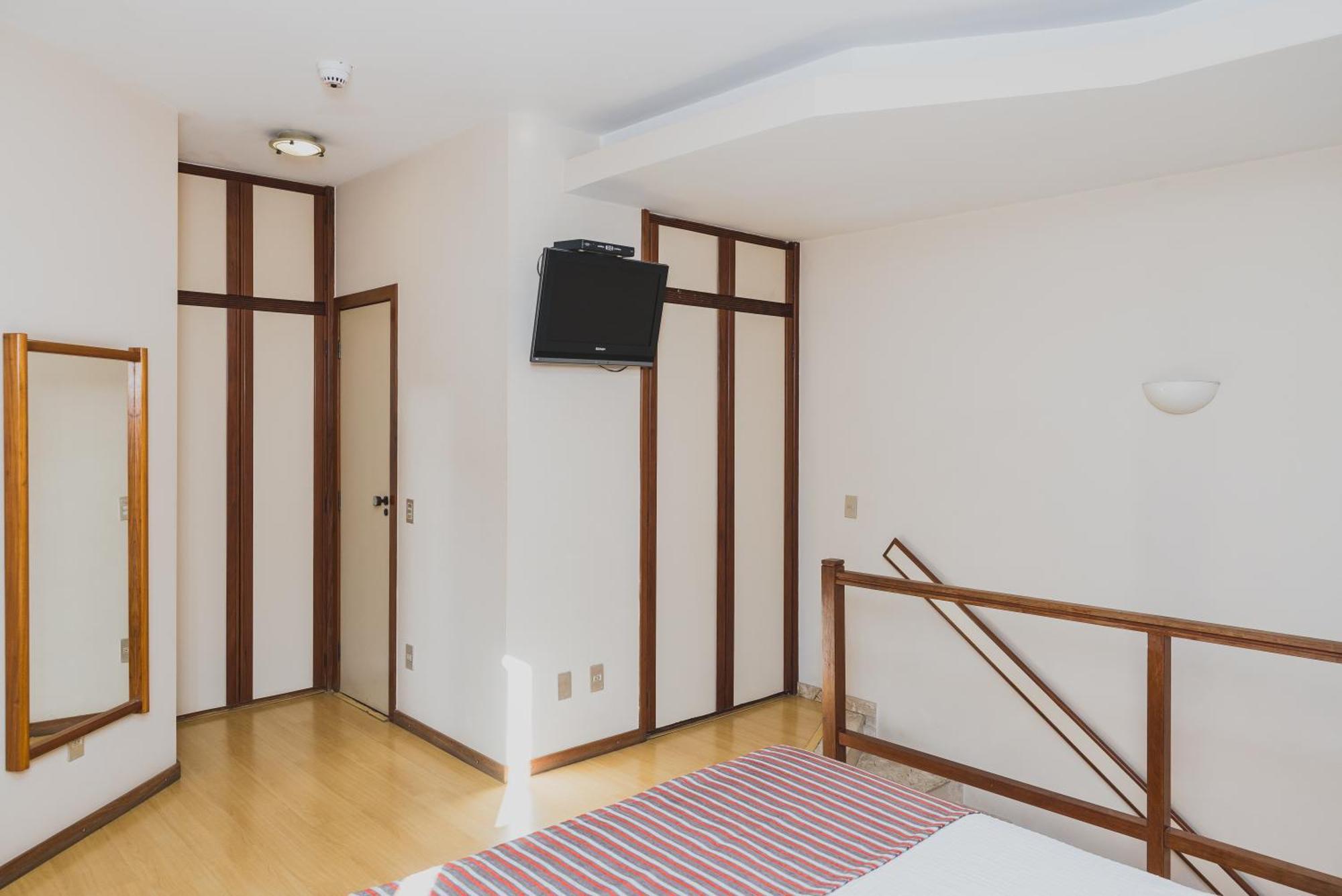 Deluxe Queen Suite