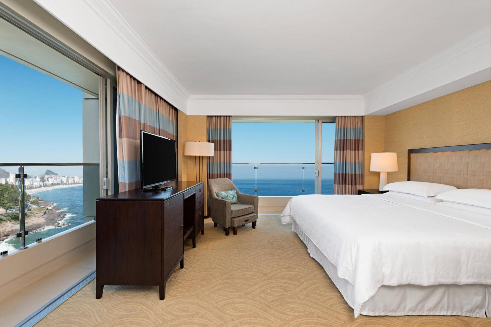 Club Suite Club level Suite 1 King Ocean Front view,1537522120:JPEG