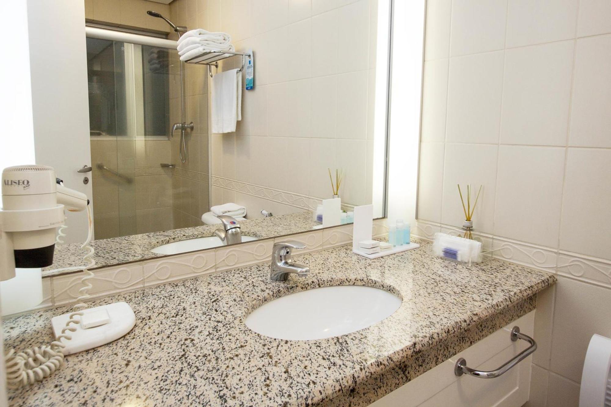 Deluxe Double Room,1282731352:JPEG