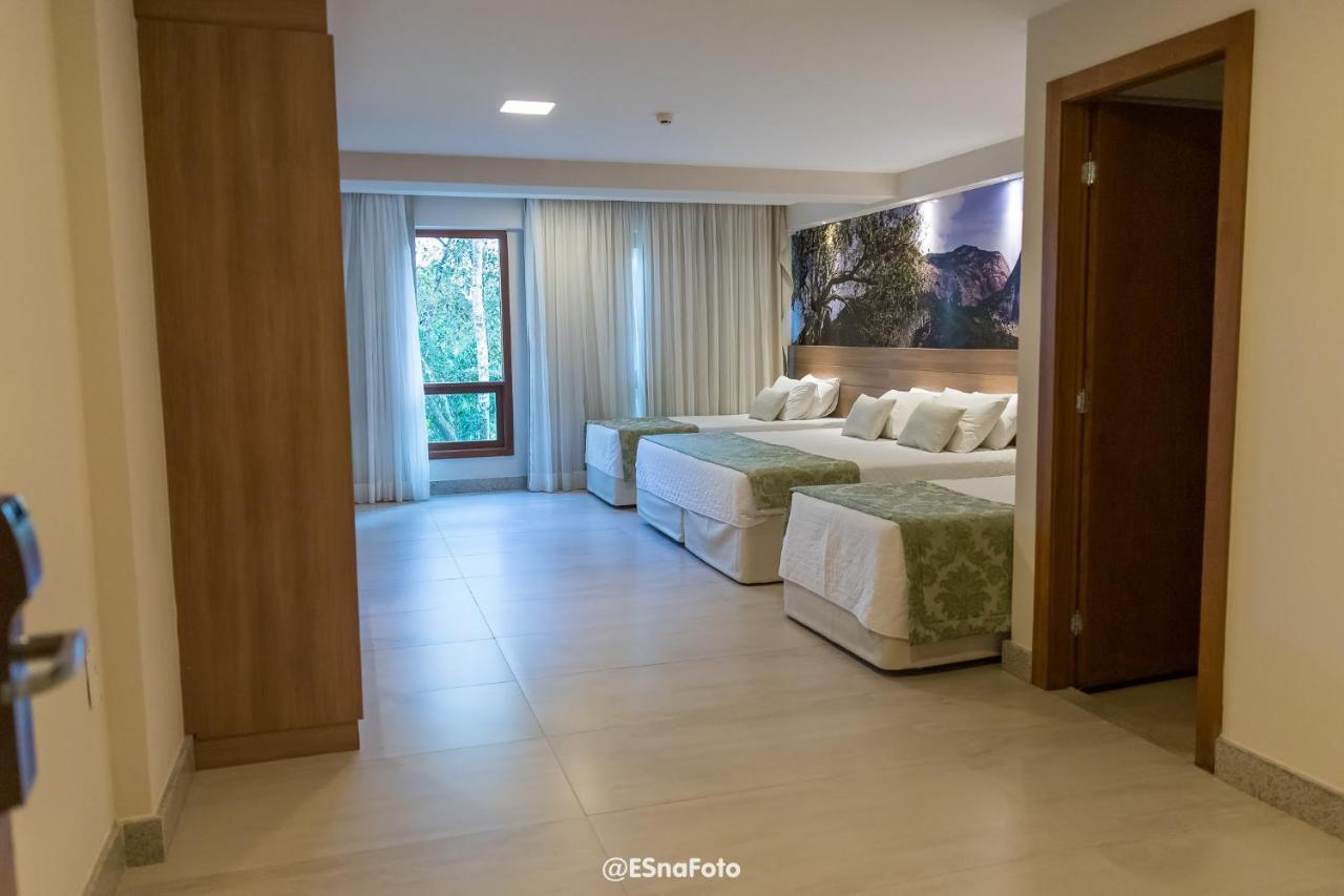 Quarto Duplo