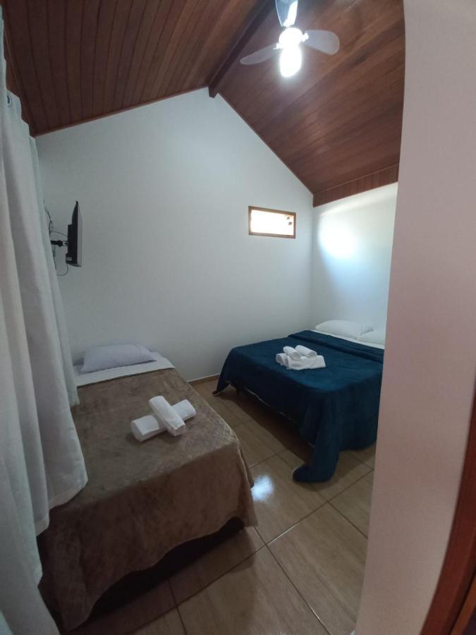 Quarto Deluxe (2 Adultos + 1 Criança)