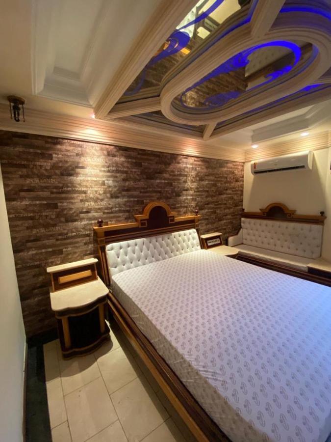 Standard Double Suite,1348891421:JPEG