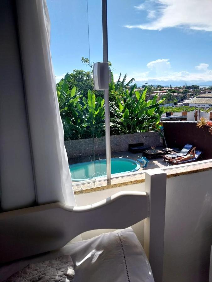 Quarto Quádruplo com Vista do Jardim