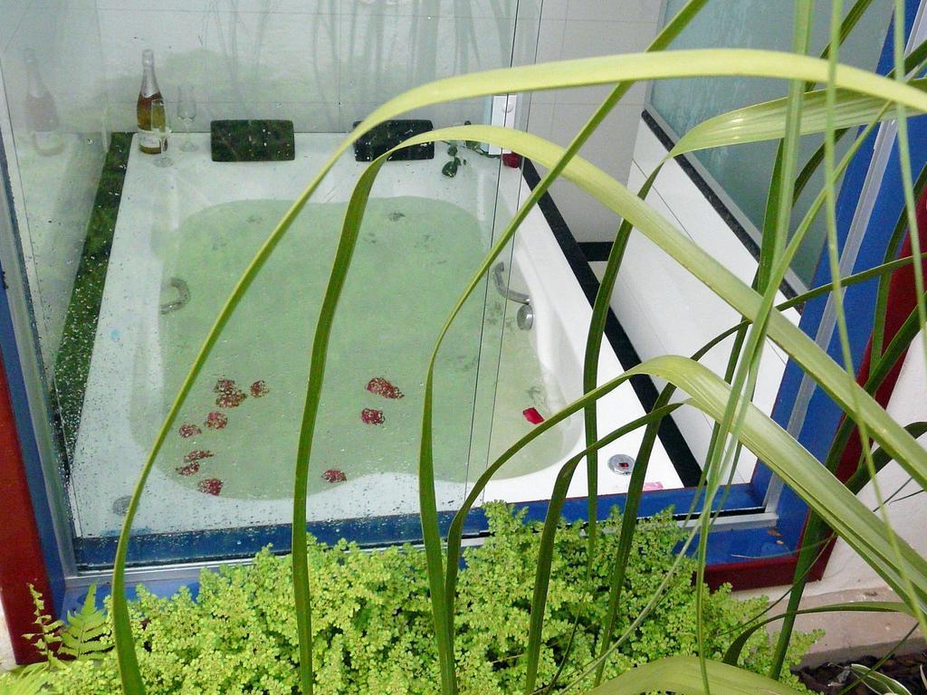 Quarto Duplo com Banheira de Hidromassagem