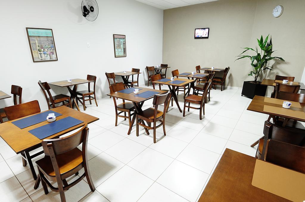 Quarto Individual Econômico