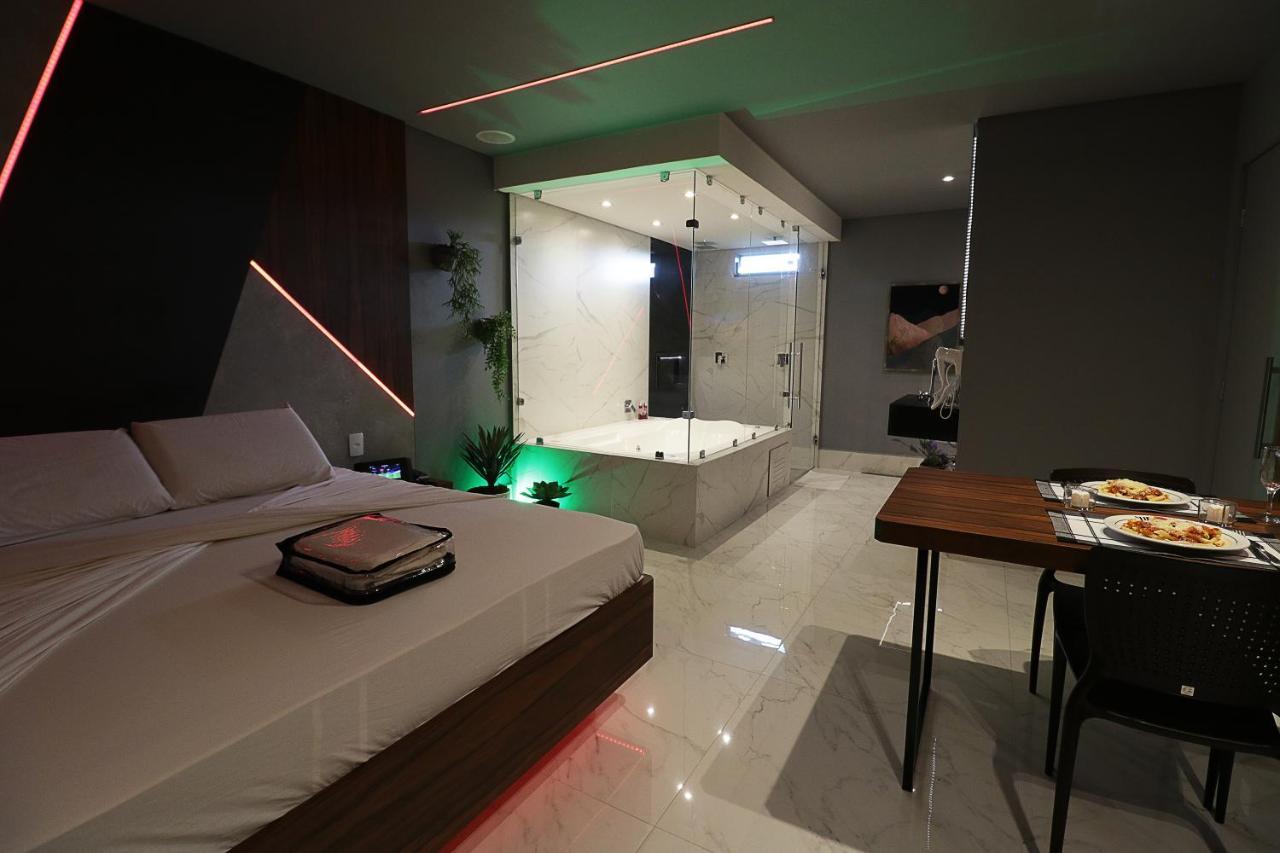 Deluxe Suite Spa Bath