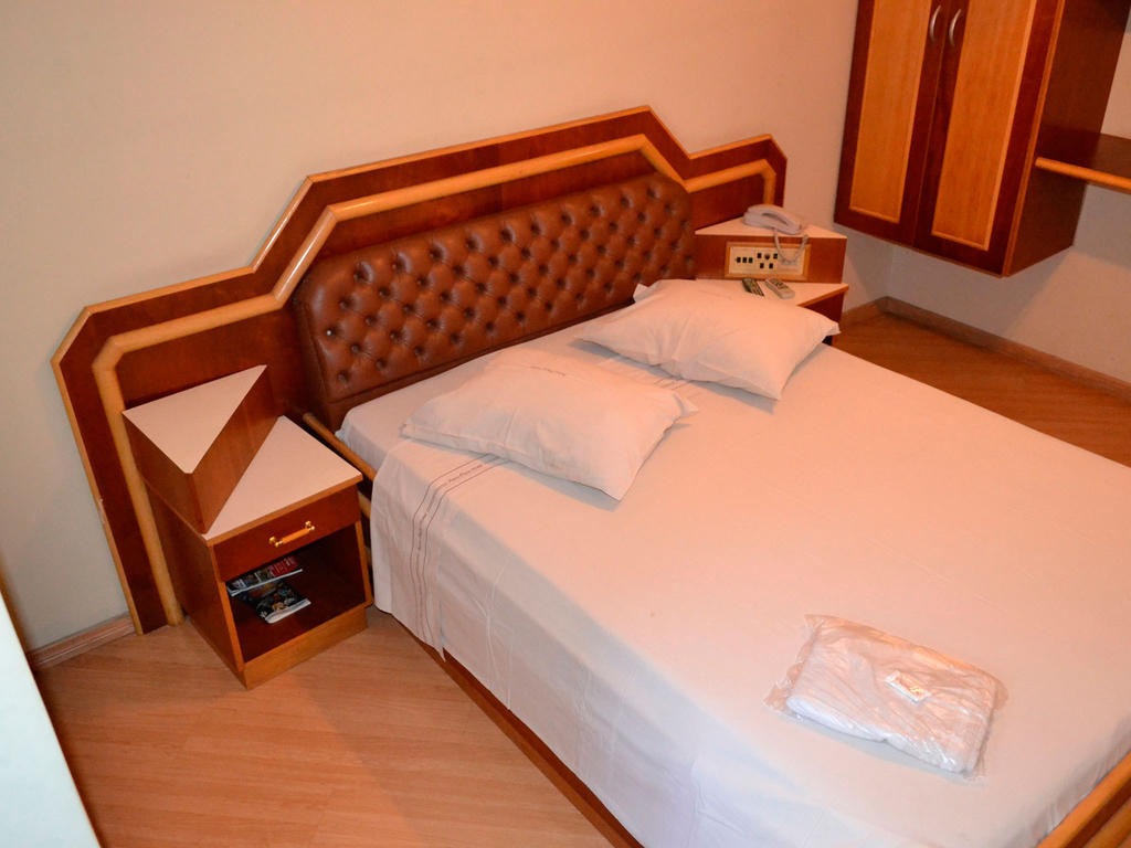 Double Room Fan1 Double bed,248873305:JPEG