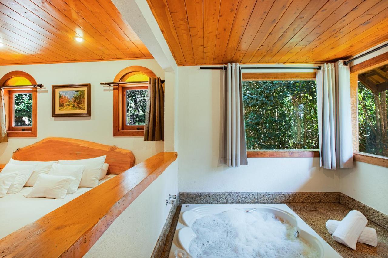 Luxury Couple Chalet,1370692133:JPEG