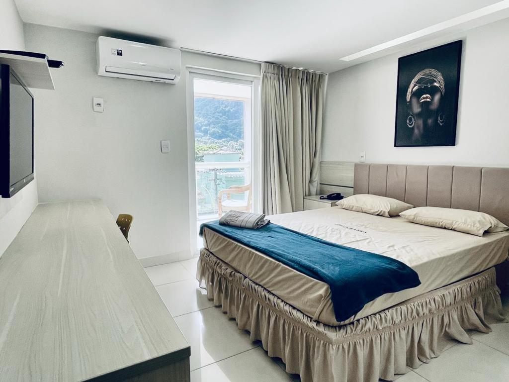 Quarto Duplo com Varanda vista montanha