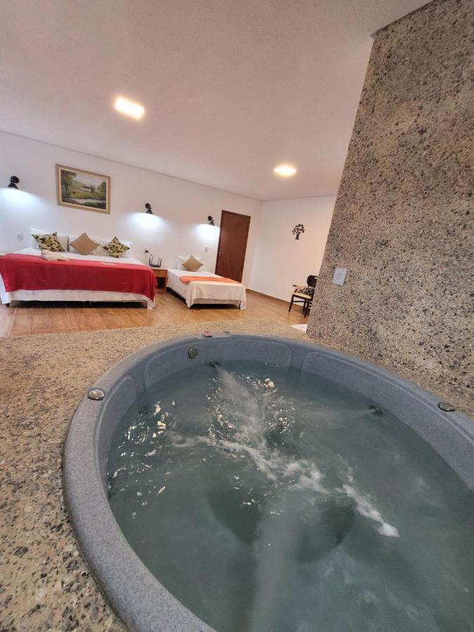Deluxe Queen Suite