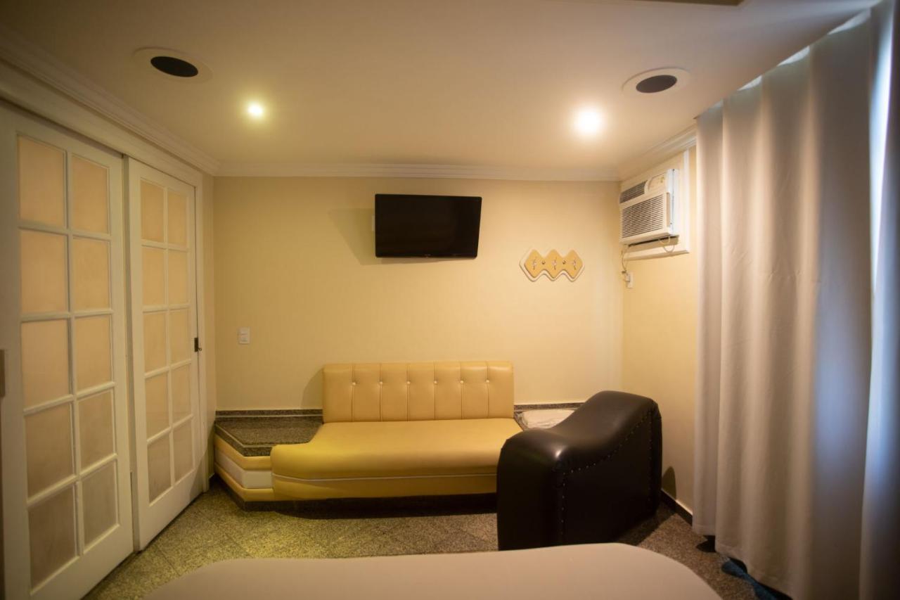 Standard Suite,1461214579:JPEG