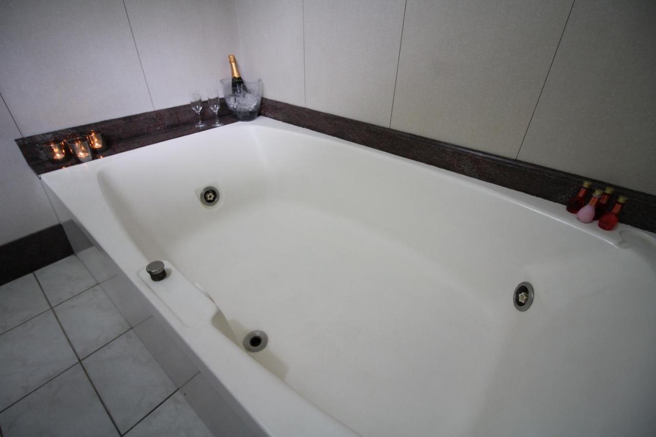 Suite Spa Bath