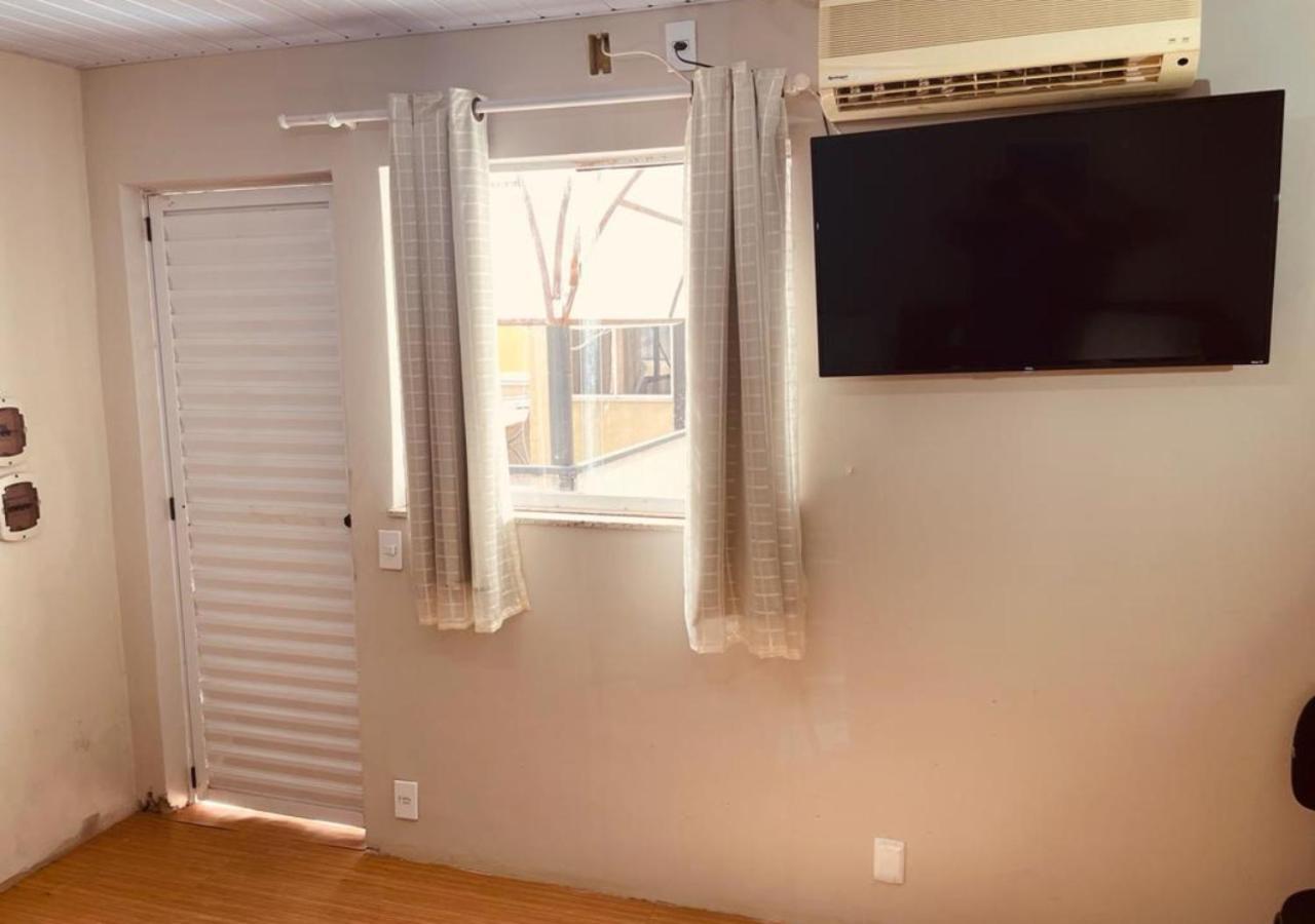 Quarto Triplo com Banheiro Privativo