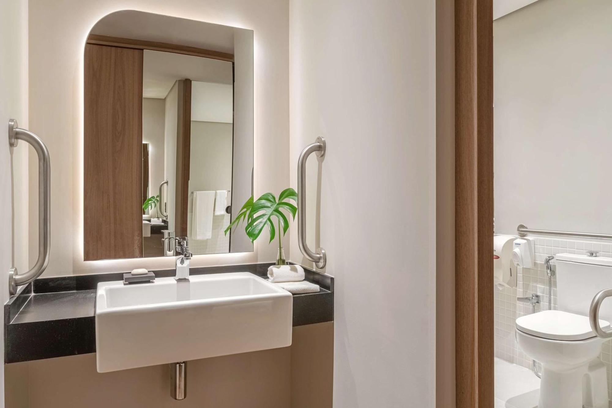 Superior King Room Roll Shower Mobility Hearing Access