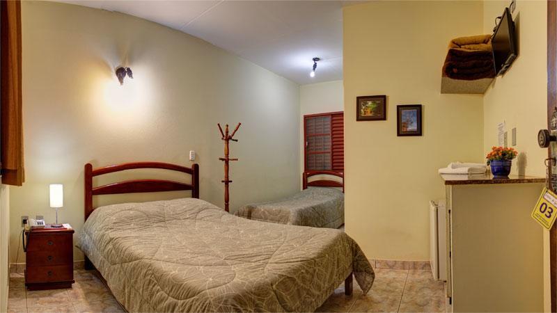 Triple Room,818638076:JPEG