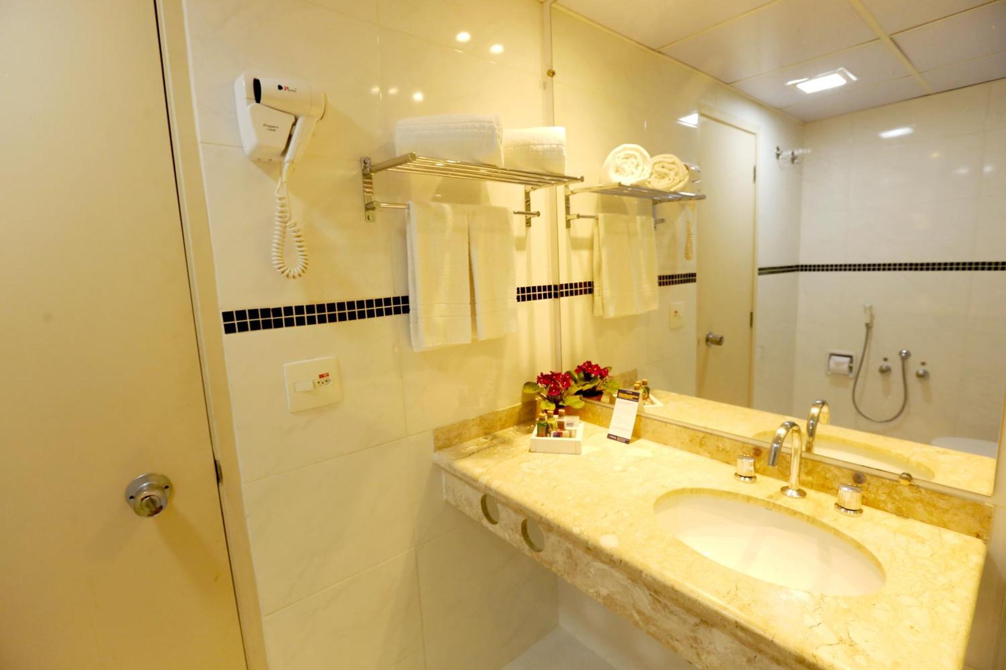 Deluxe Suite With Queen Bed,1580164913:JPEG