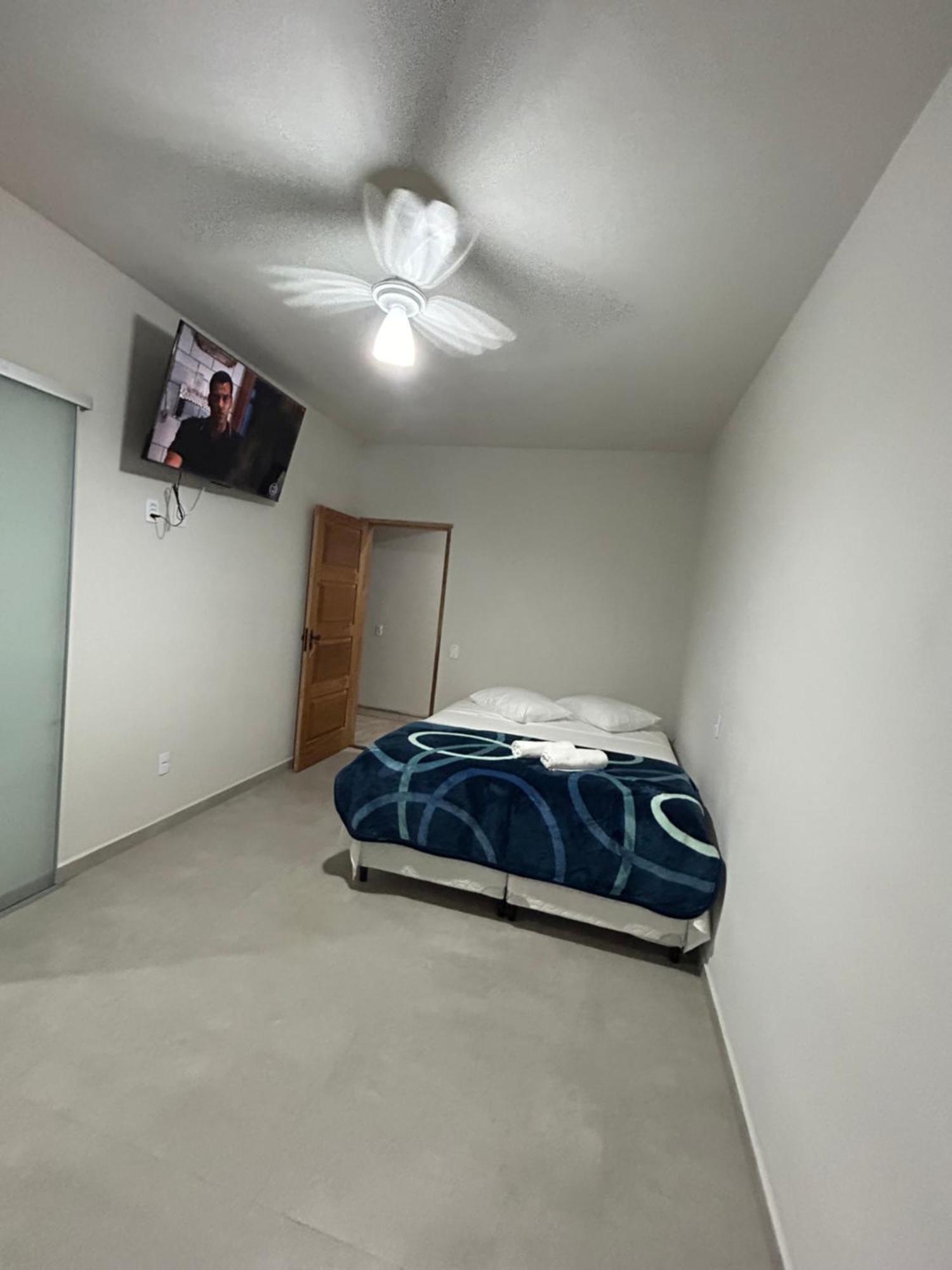 Queen Room,1743484712:JPEG