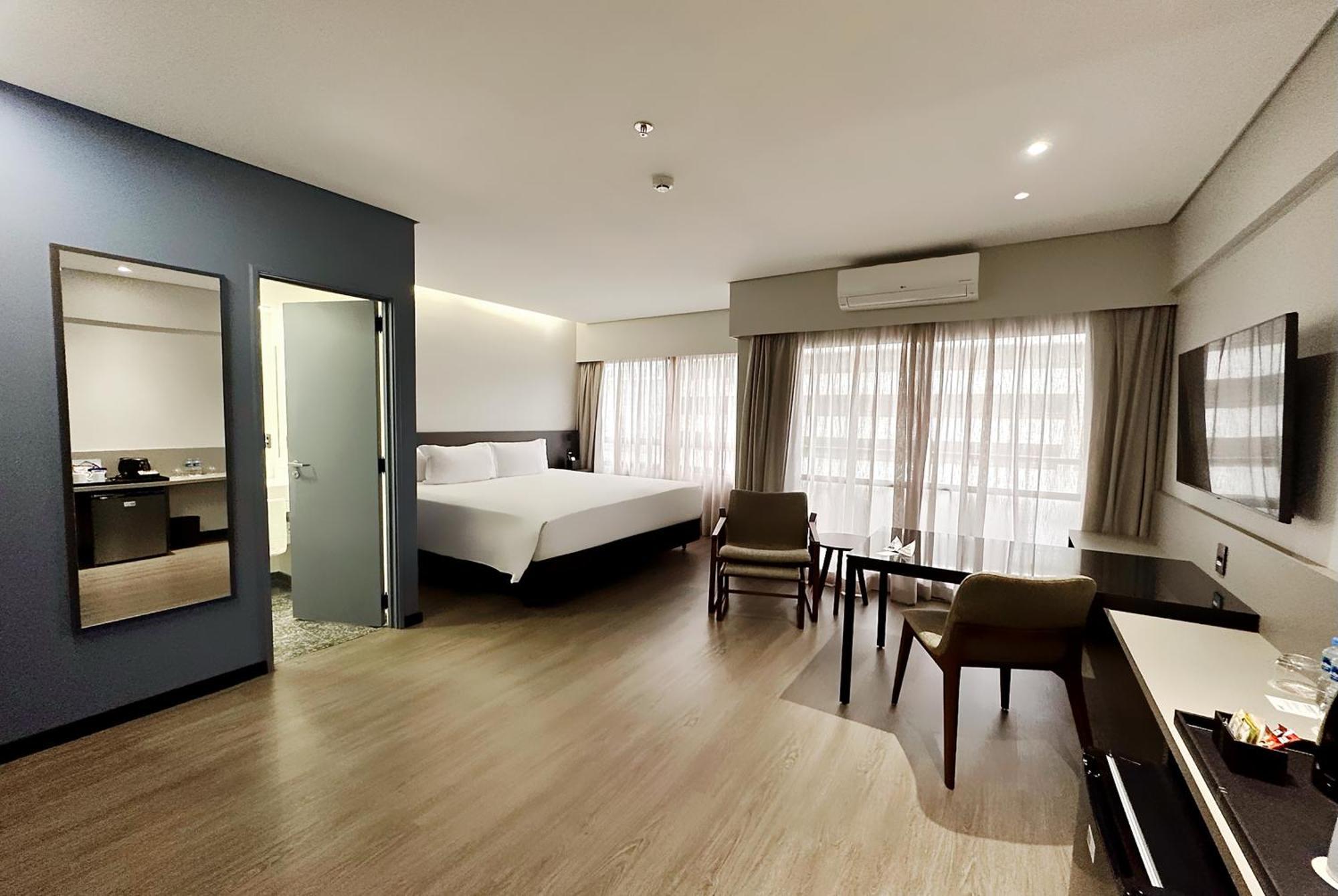 Premier Room King Size Bed,1586887207:JPEG