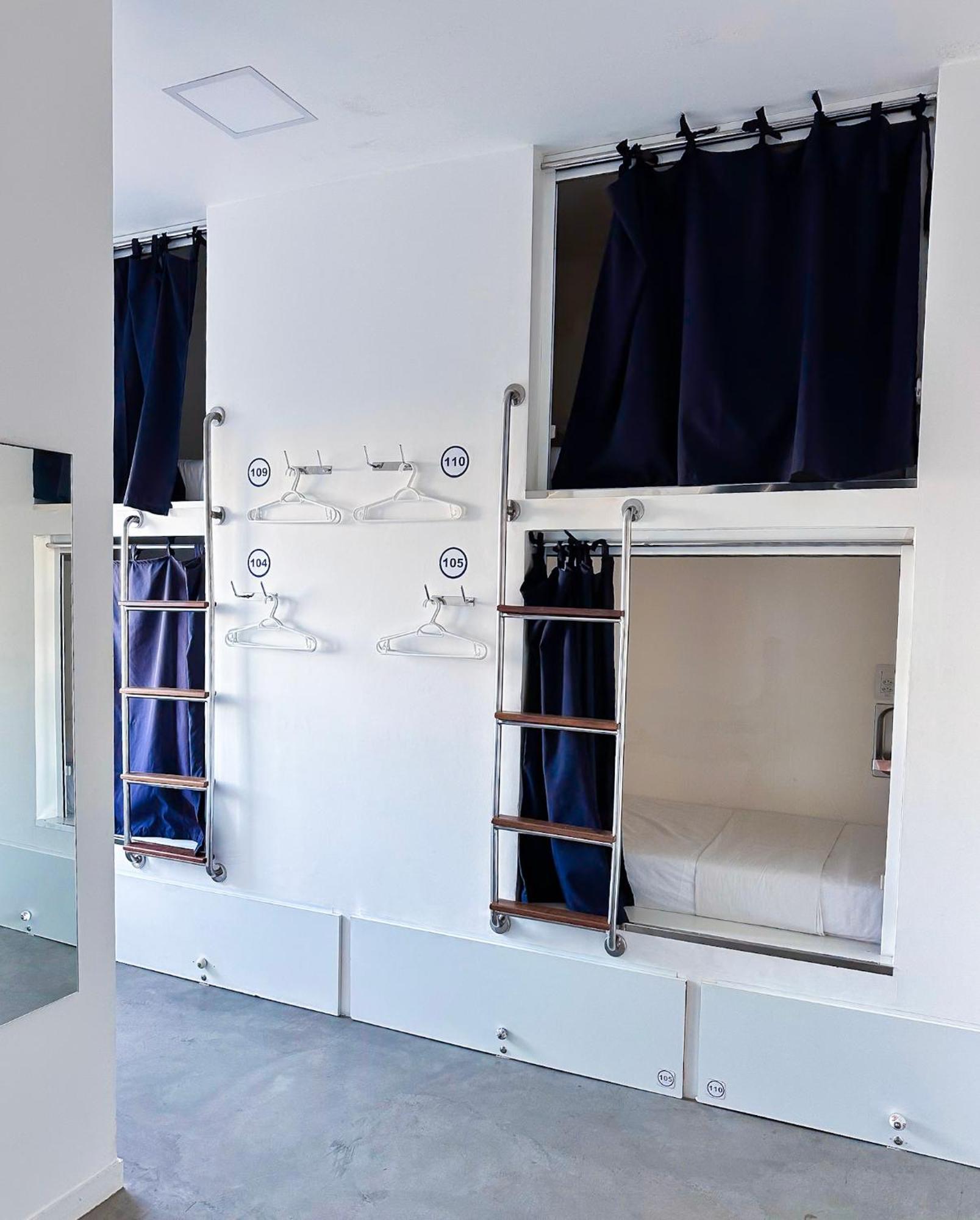 Posto Letto in Dormitorio Femminile per 10 Persone