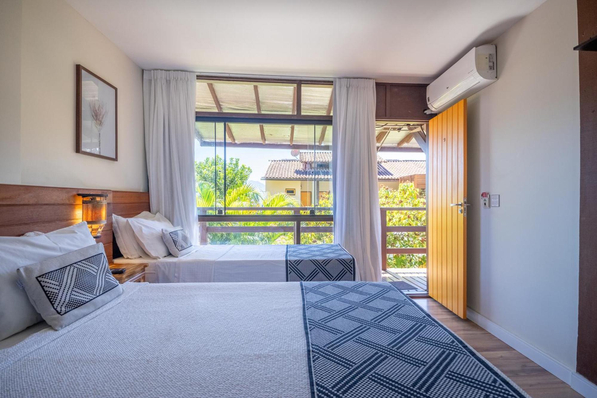 Quarto Triplo com Vista do Jardim