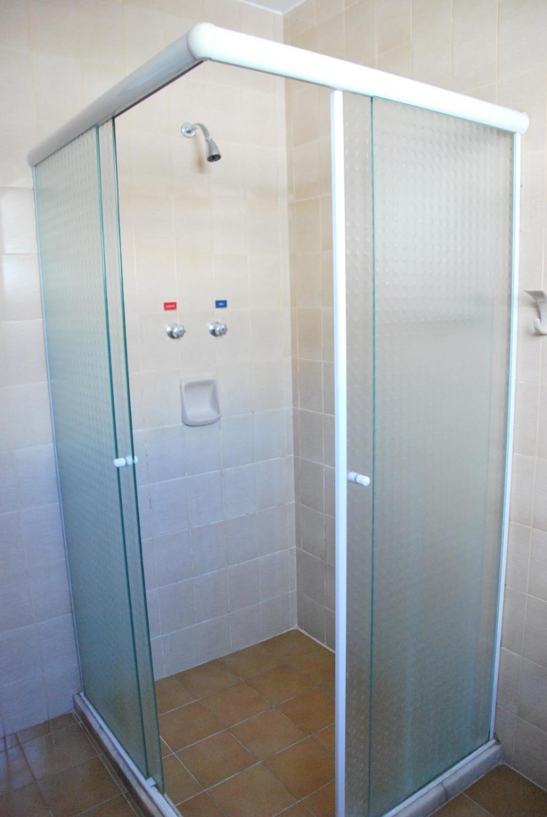 Quarto Standard com Cama de Casal ou 2 de Solteiro e Ventilador