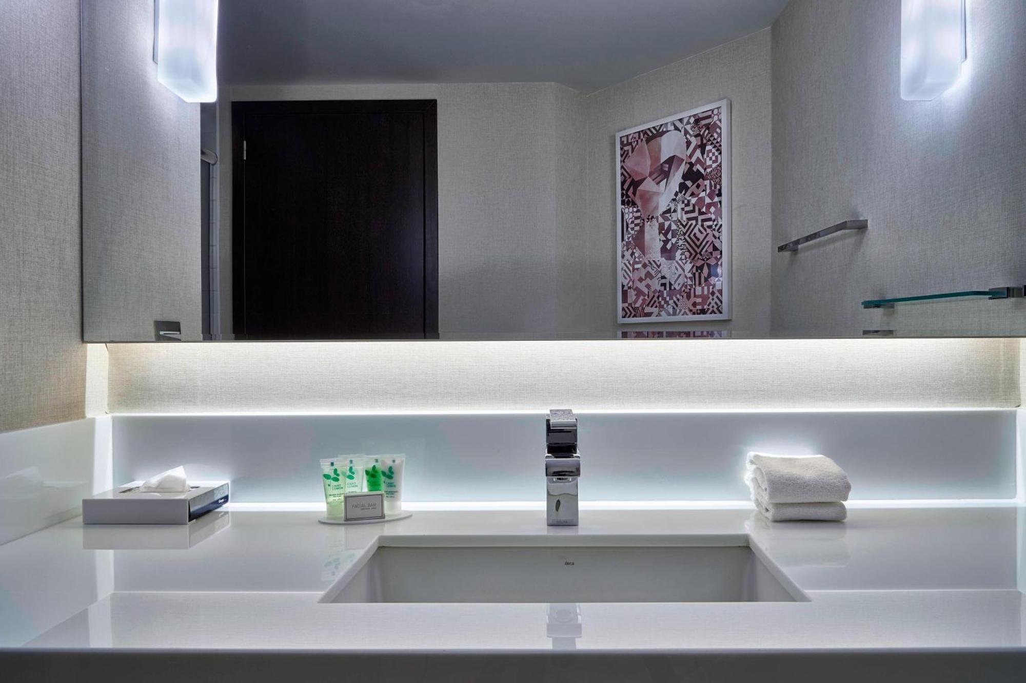 Apartamento Estudio con cama extragrande, sofá cama y vistas a la laguna