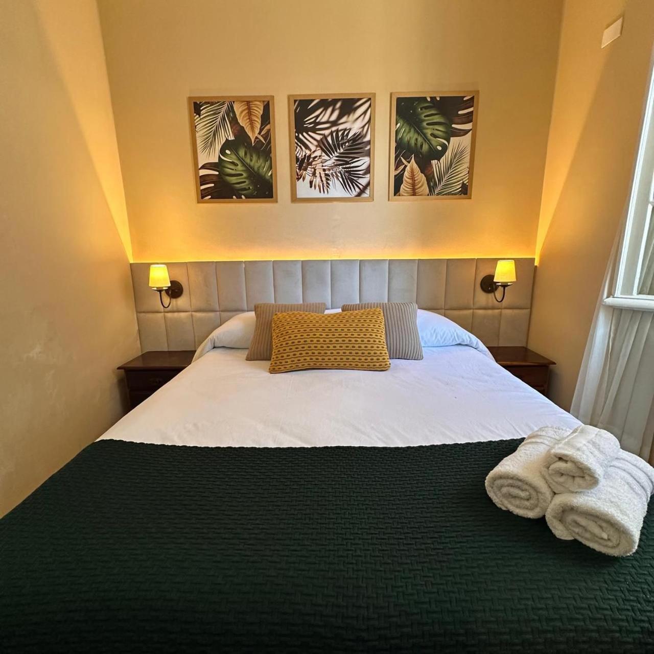 Deluxe Double Room Bath,1610837865:JPEG