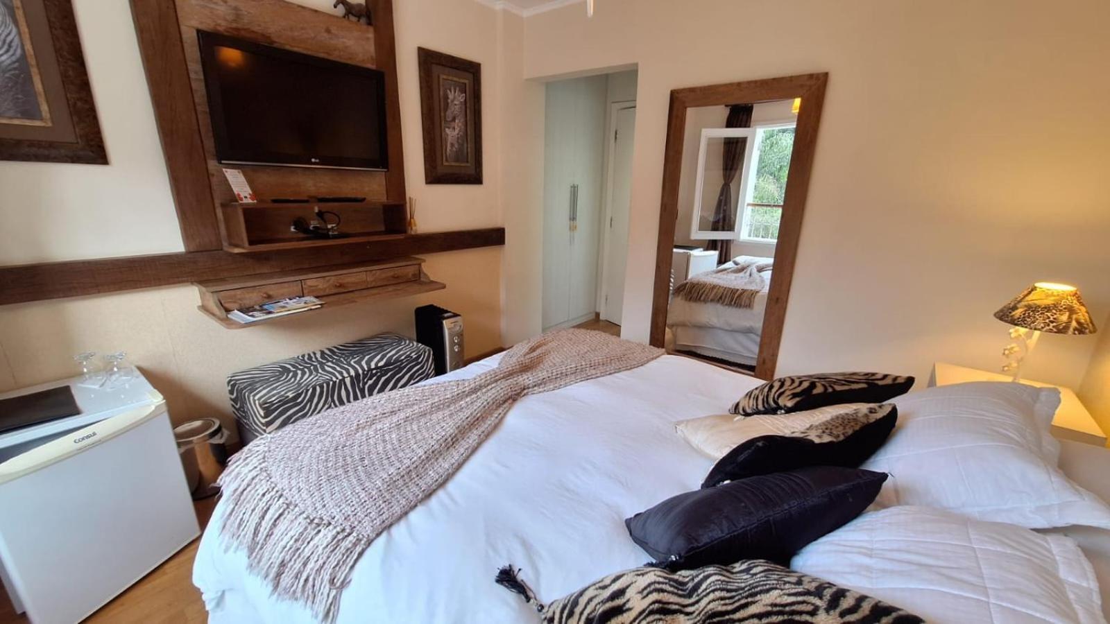 Deluxe Room,1612978876:JPEG