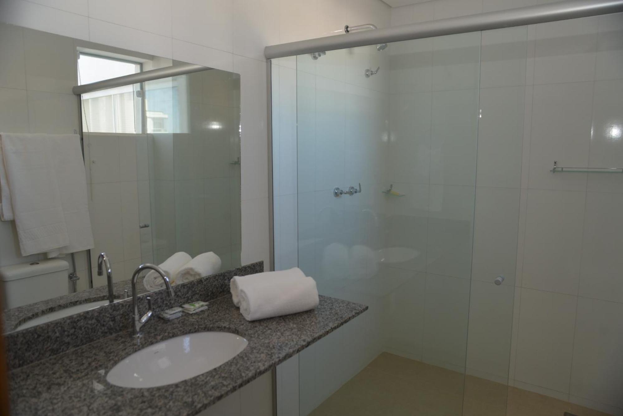 Luxury Quadruple Room,1619818219:JPEG